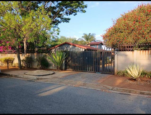 3 BEDROOM PROPERTY TO RENT IN BIRCH ACRES